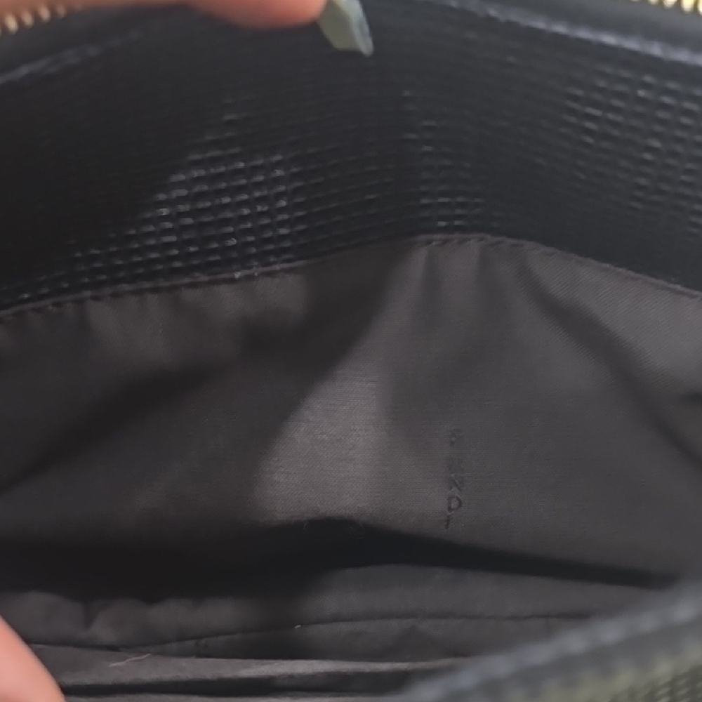 Elegant Black Handbag - Picture 8 of 13